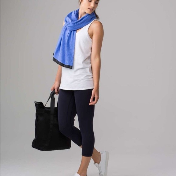 Lululemon Vinyasa Scarf. Blue with snaps - Picture 2 of 9
